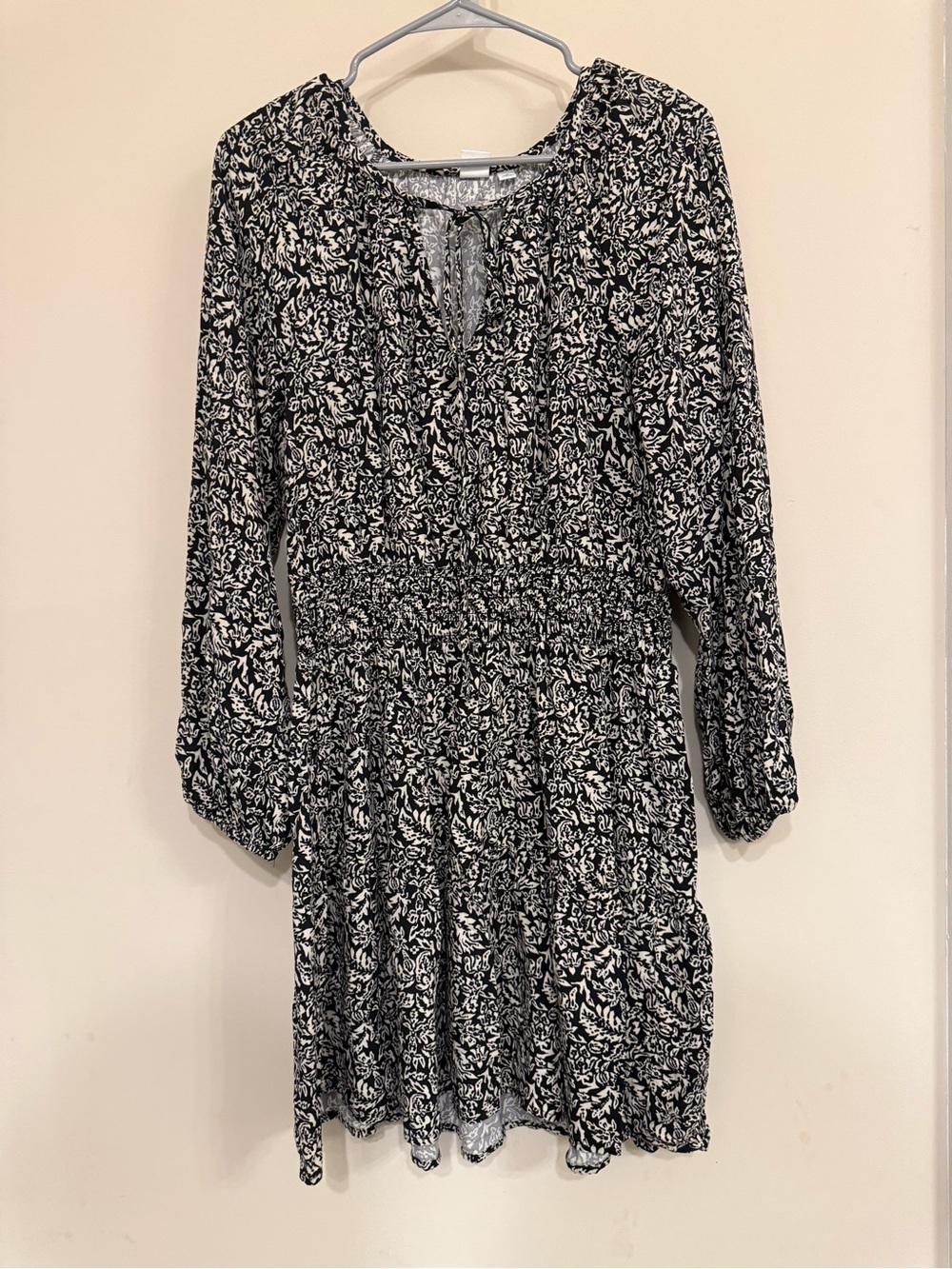 GAP Black & White Floral Long-Sleeve Smocked Waist Dress